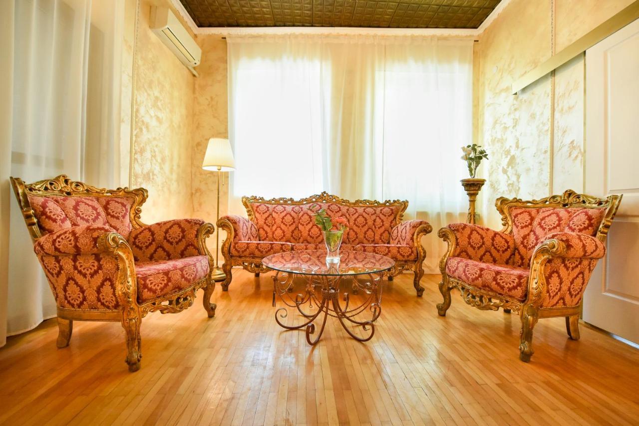 The Museum - Wonderful Super Central Apartment Boekarest Buitenkant foto